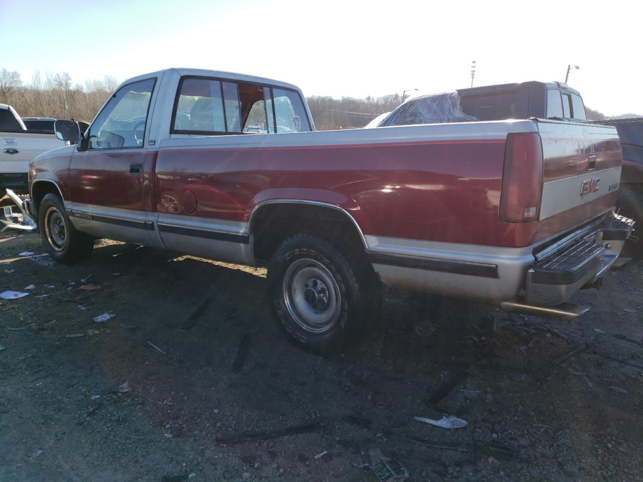 Obraz 2 z 1991 GMC SIERRA C2500 1991 z VIN 1GTFC24K1ME531774