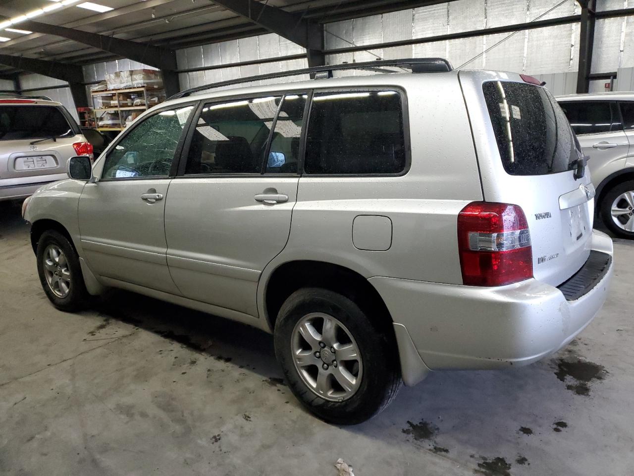 Изображение 2 2005 TOYOTA HIGHLANDER LIMITED 2005 с VIN JTEEP21A650070139
