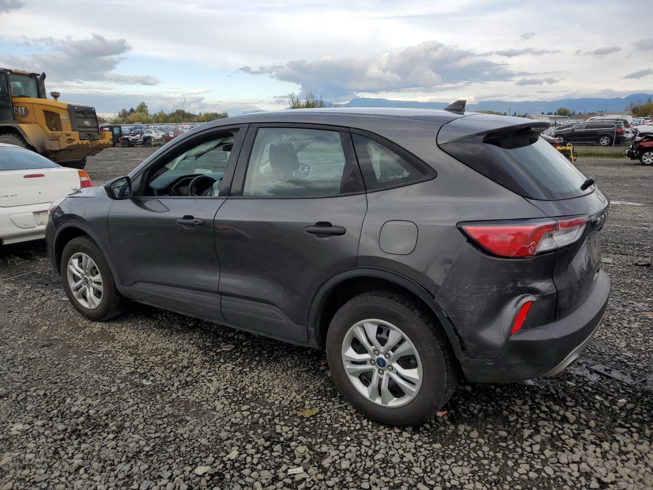 Изображение 2 2020 FORD ESCAPE S 2020 с VIN 1FMCU9F63LUB97806