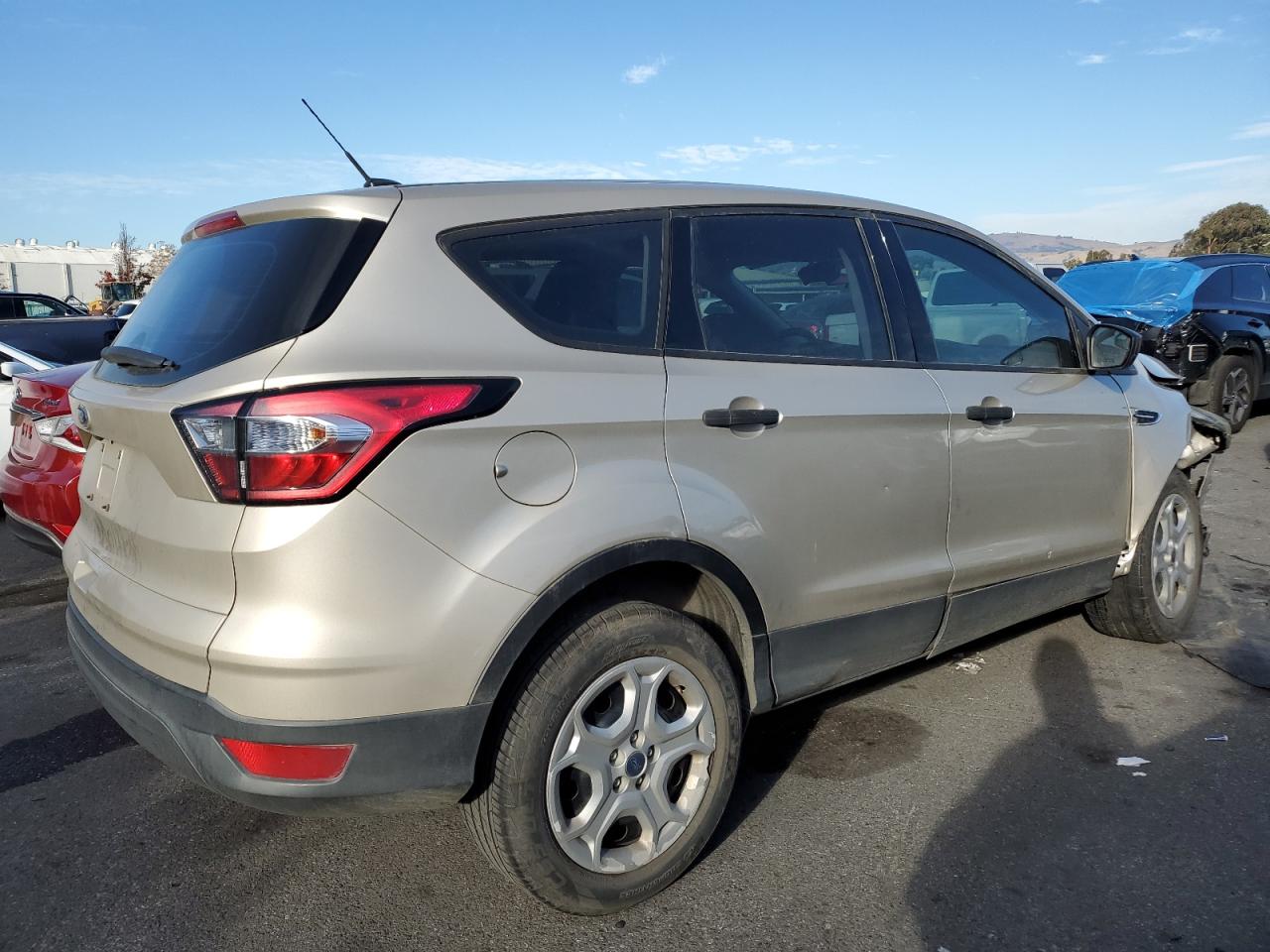 Obraz 3 z 2018 FORD ESCAPE S 2018 z VIN 1FMCU0F72JUA24862