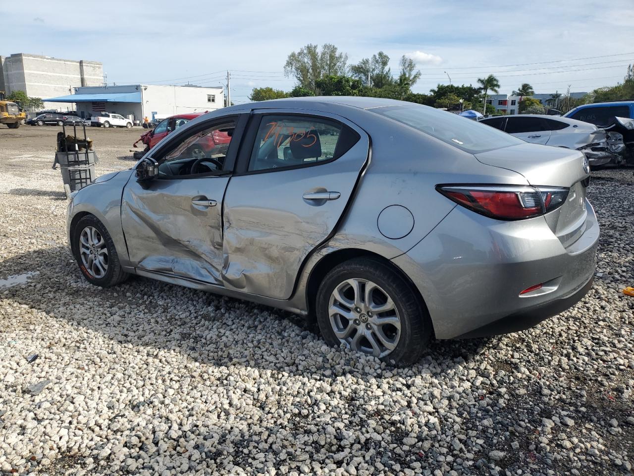 Obraz 2 z 2016 TOYOTA SCION IA  2016 z VIN 3MYDLBZV1GY114920
