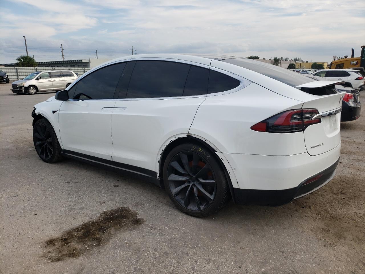Obraz 2 z 2018 TESLA MODEL X  2018 z VIN 5YJXCBE27JF114169