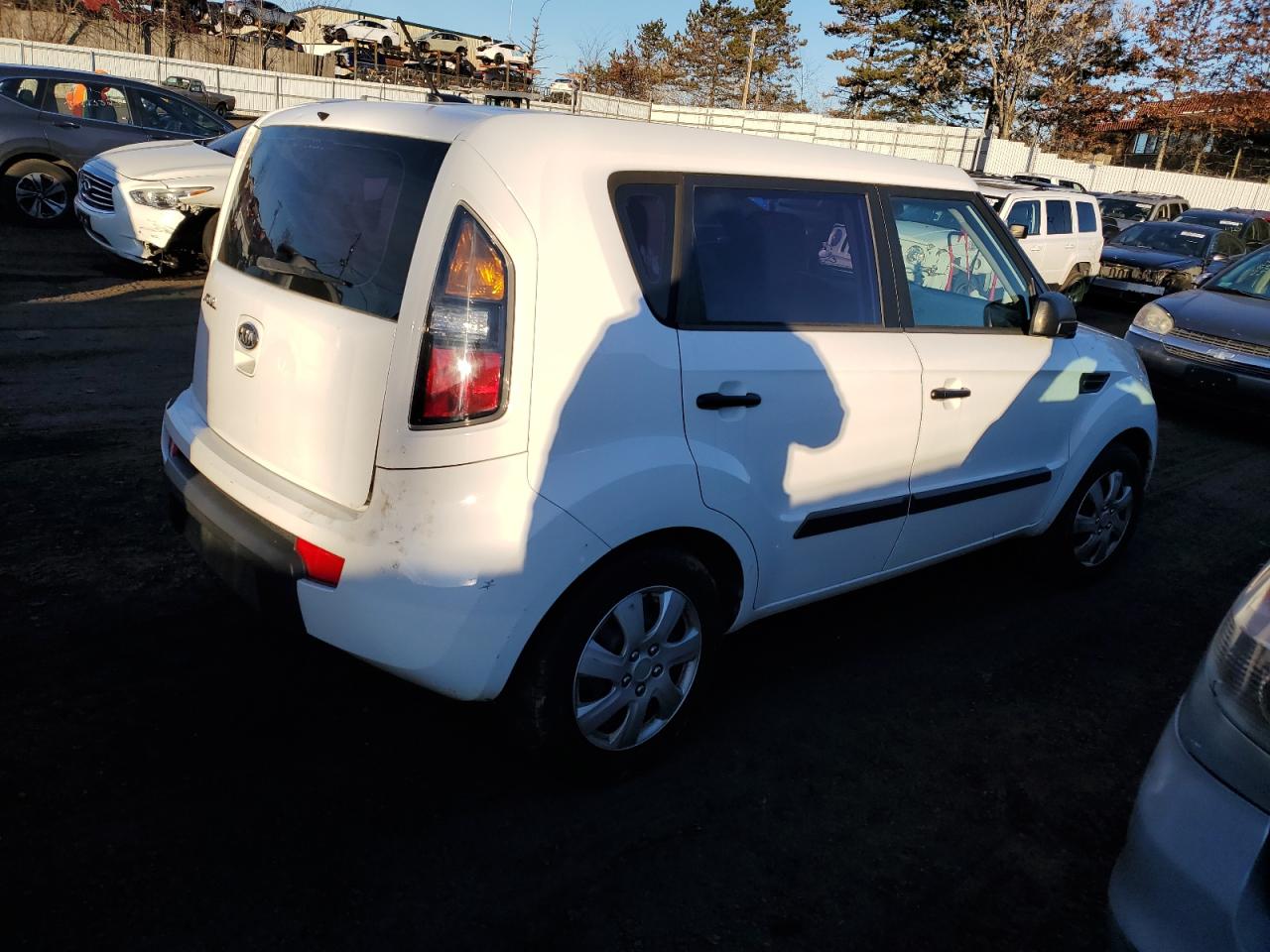 Image 3 of 2011 KIA SOUL  2011 with VIN KNDJT2A19B7713536