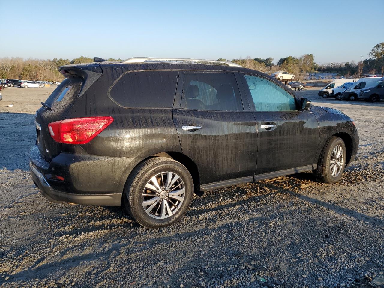 Изображение 3 2019 NISSAN PATHFINDER S 2019 с VIN 5N1DR2MN1KC632625