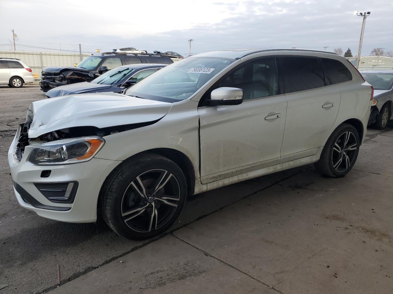 Obraz 2017 VOLVO XC60 T6 R-DESIGN PLATINUM 2017