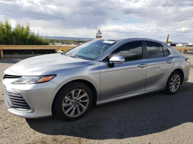 Obraz 1 z 2022 TOYOTA CAMRY LE 2022 z VIN 4T1R11AK0NU670430