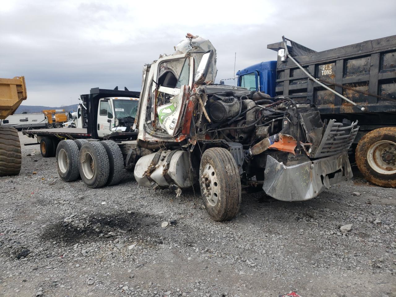 2006 FREIGHTLINER CONVENTIONAL ST120 2006 image