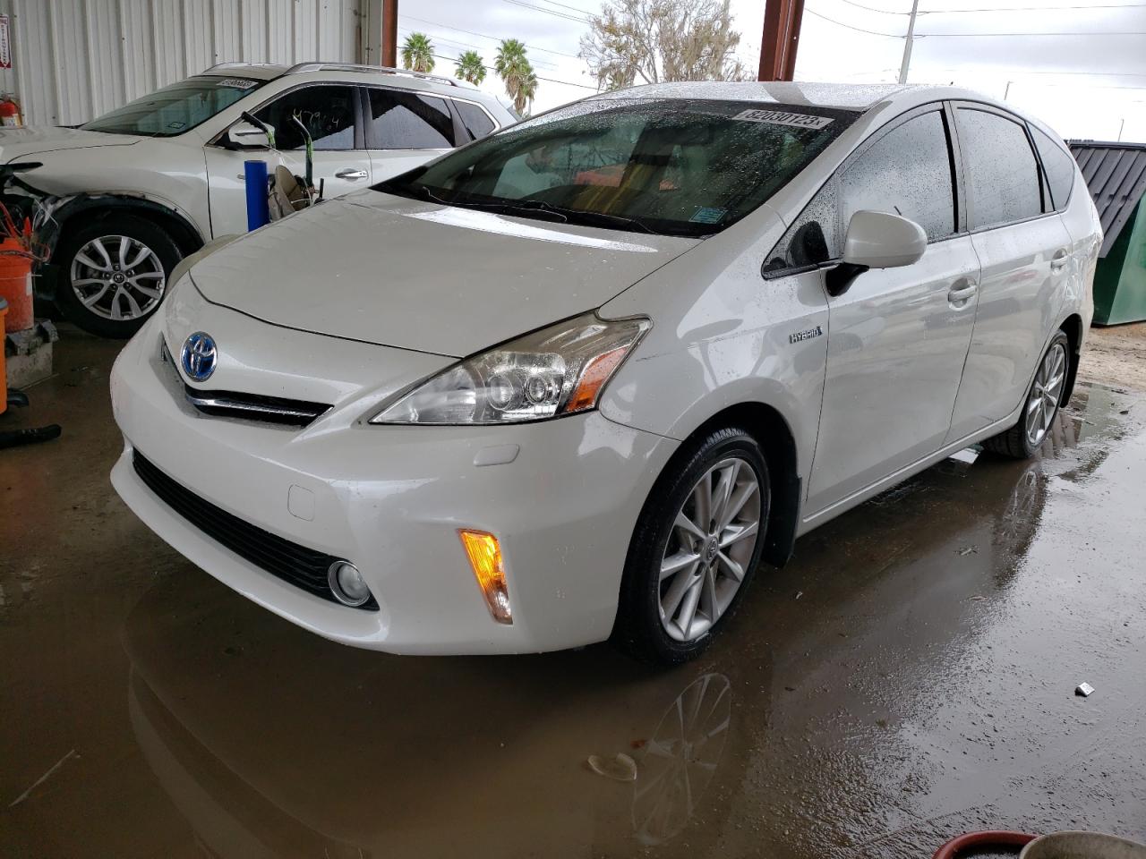 Obraz 1 z 2014 TOYOTA PRIUS V  2014 z VIN JTDZN3EU2E3291760