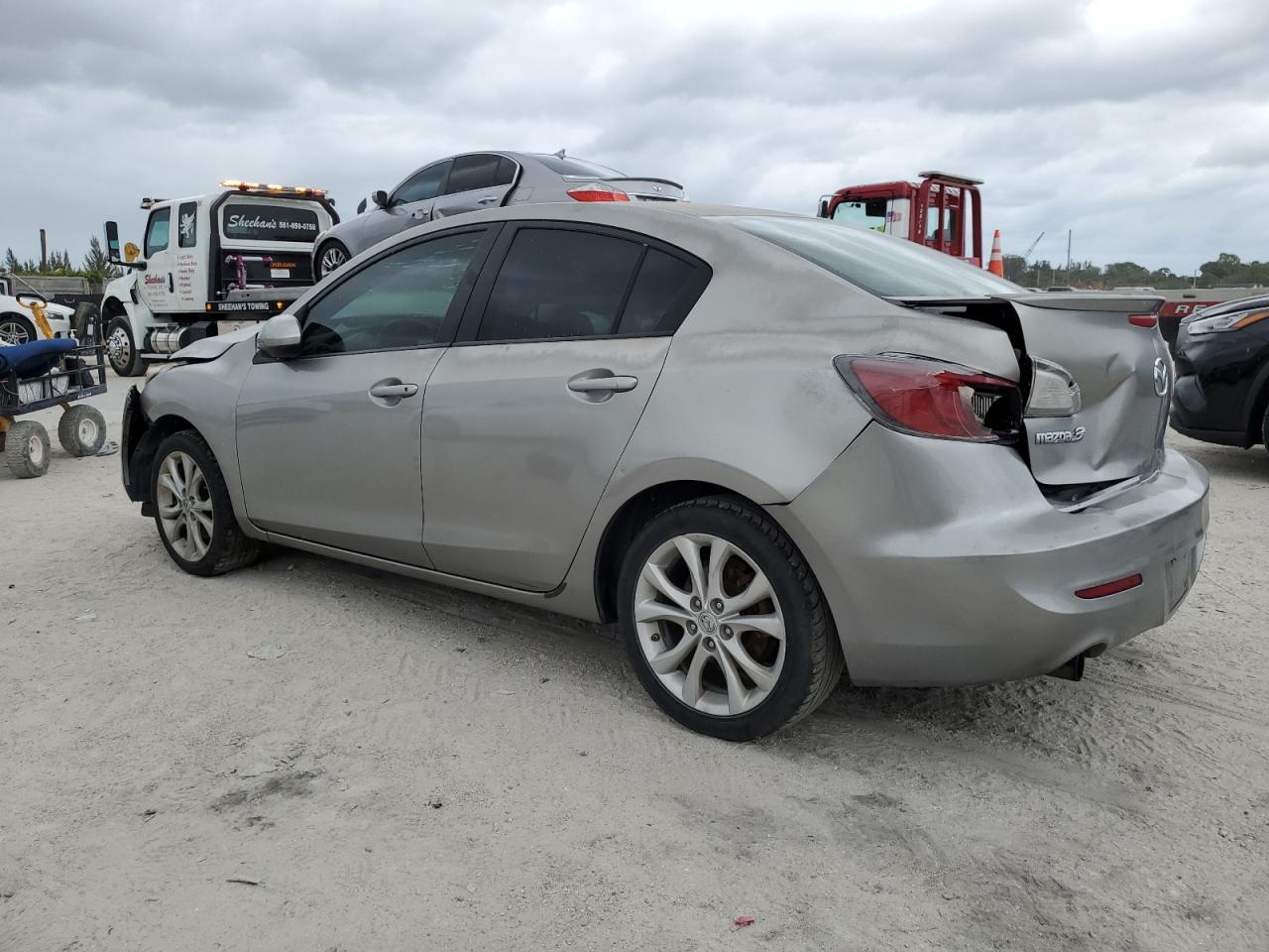 Изображение 2 2011 MAZDA 3 S 2011 с VIN JM1BL1U55B1458593