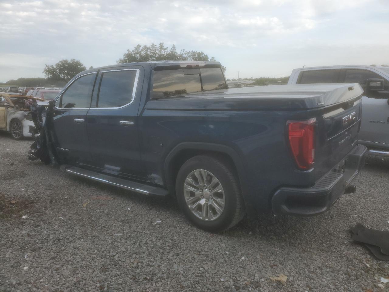 Image 2 of 2021 GMC SIERRA K1500 DENALI 2021 with VIN 3GTU9FED5MG374188
