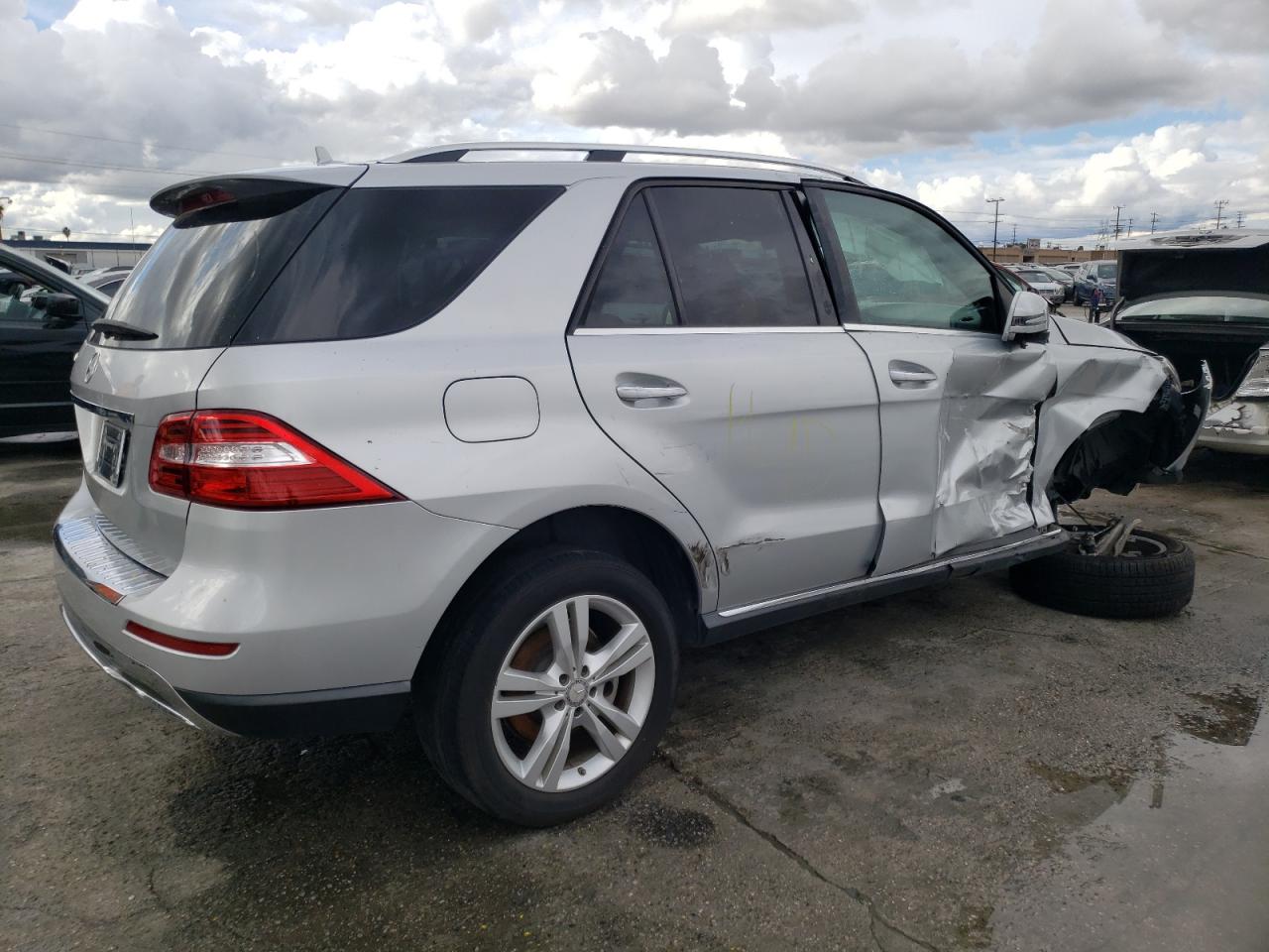 Image 3 of 2015 MERCEDES-BENZ ML 350 2015 with VIN 4JGDA5JB6FA549549