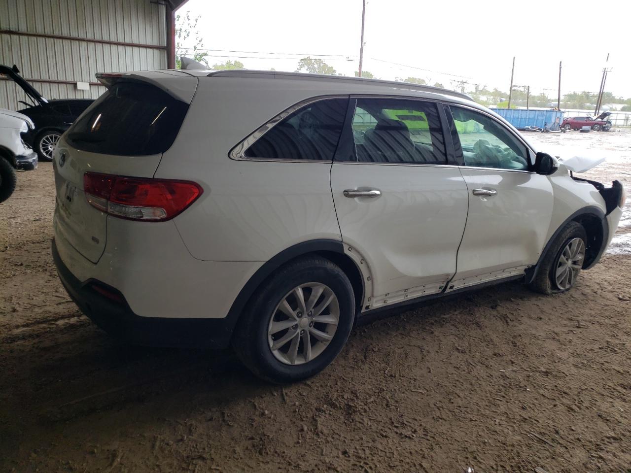 Изображение 3 2016 KIA SORENTO LX 2016 с VIN 5XYPGDA37GG176090