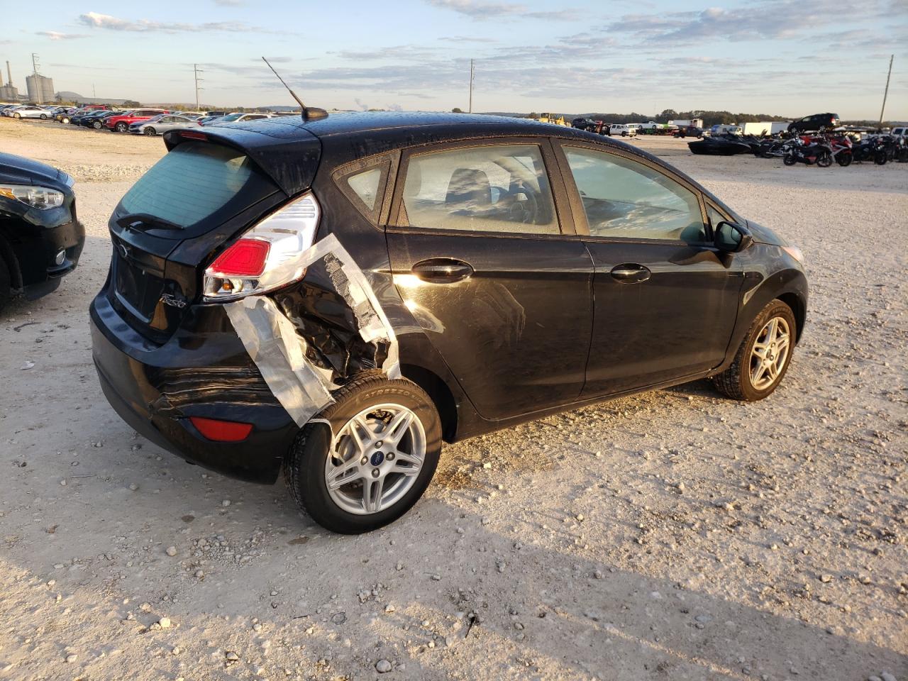 Image 3 of 2019 FORD FIESTA SE 2019 with VIN 3FADP4EJ9KM155092