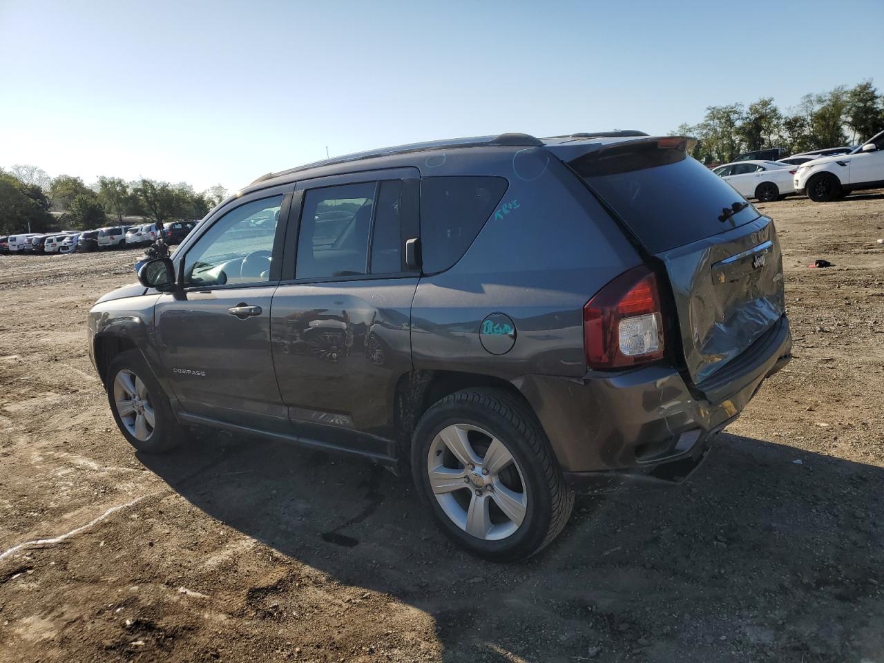 Image 2 of Jeep Compass Latitude 2016 with VIN 1C4NJCEA8GD614917