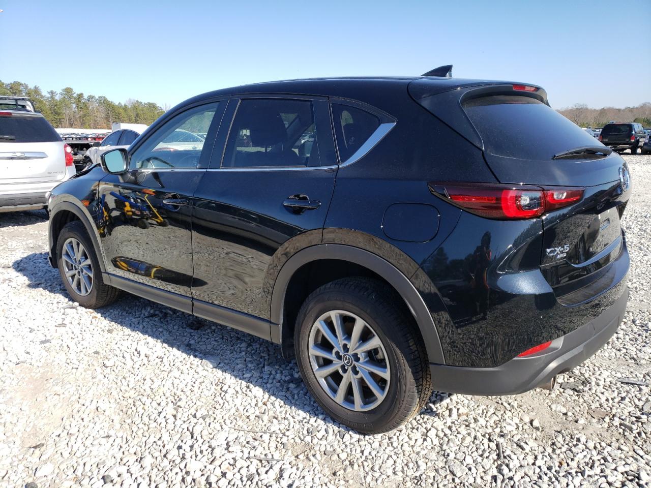 Image 2 of Mazda Cx-5 Preferred 2023 with VIN JM3KFBCM0P0200010
