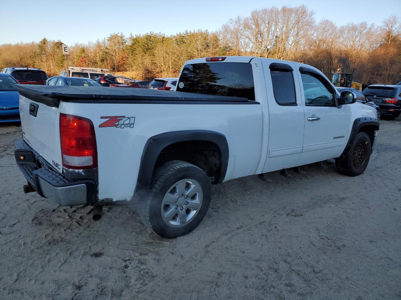 Image 3 of 2011 GMC SIERRA K1500 SLE 2011 with VIN 1GTR2VE31BZ462597