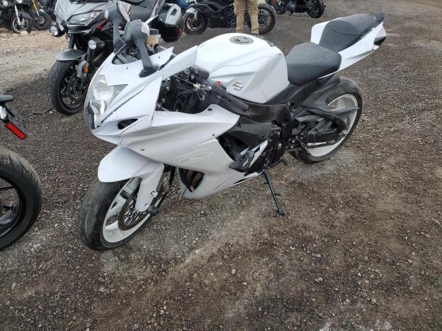 Image 2 of 2020 SUZUKI GSX-R600  2020 with VIN JS1GN7FA7L7100871