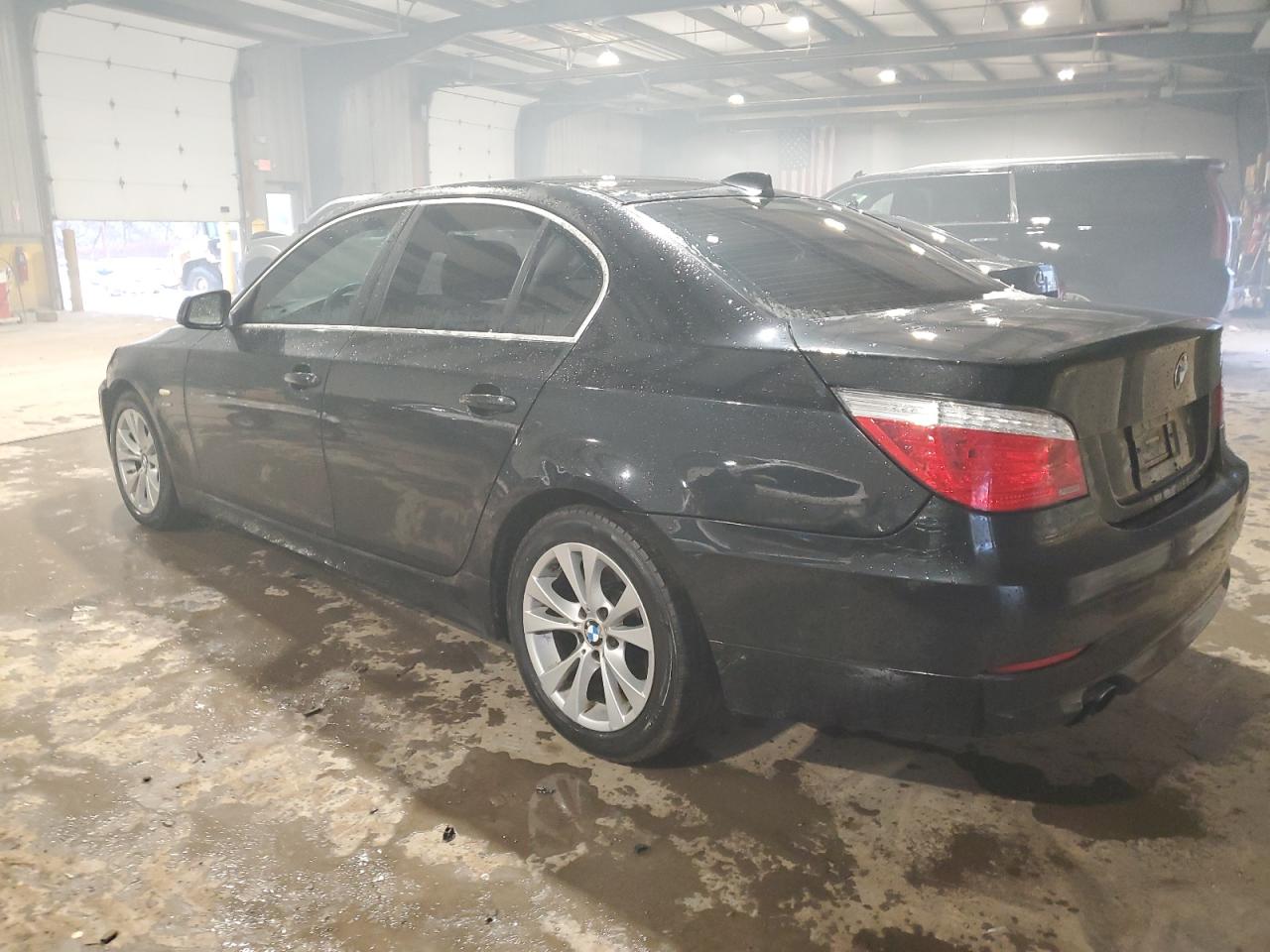 Obraz 2 z 2010 BMW 535 XI 2010 z VIN WBANV9C59AC391889