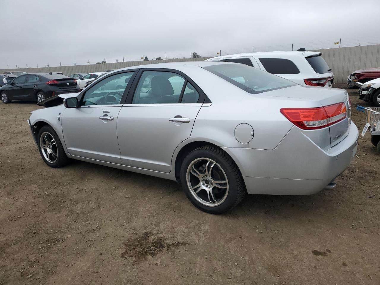 Obraz 2 z 2010 LINCOLN MKZ  2010 z VIN 3LNHL2GC5AR752845