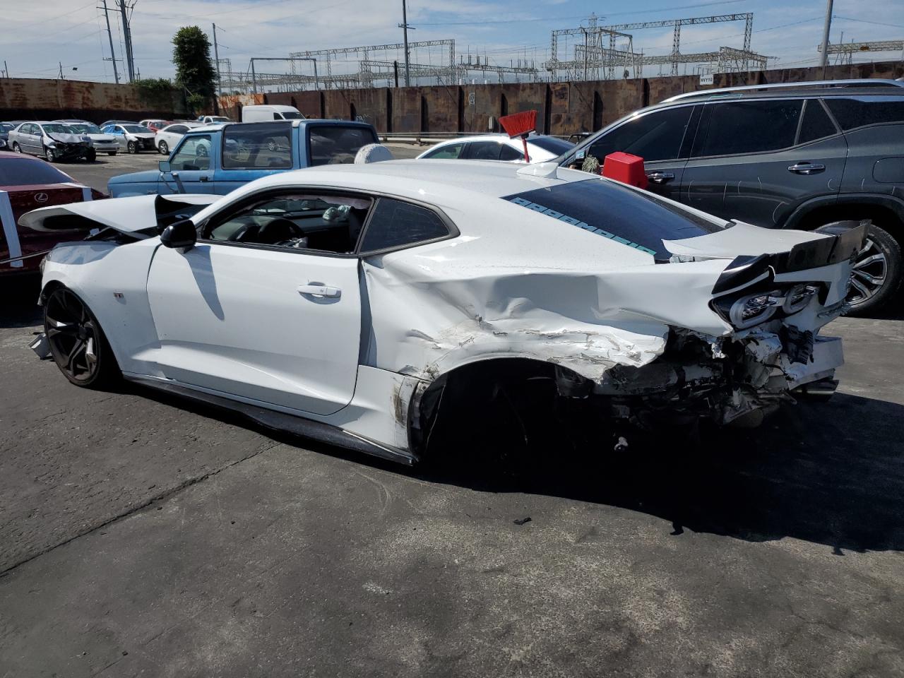Image 2 of 2019 CHEVROLET CAMARO SS 2019 with VIN 1G1FG1R76K0135829