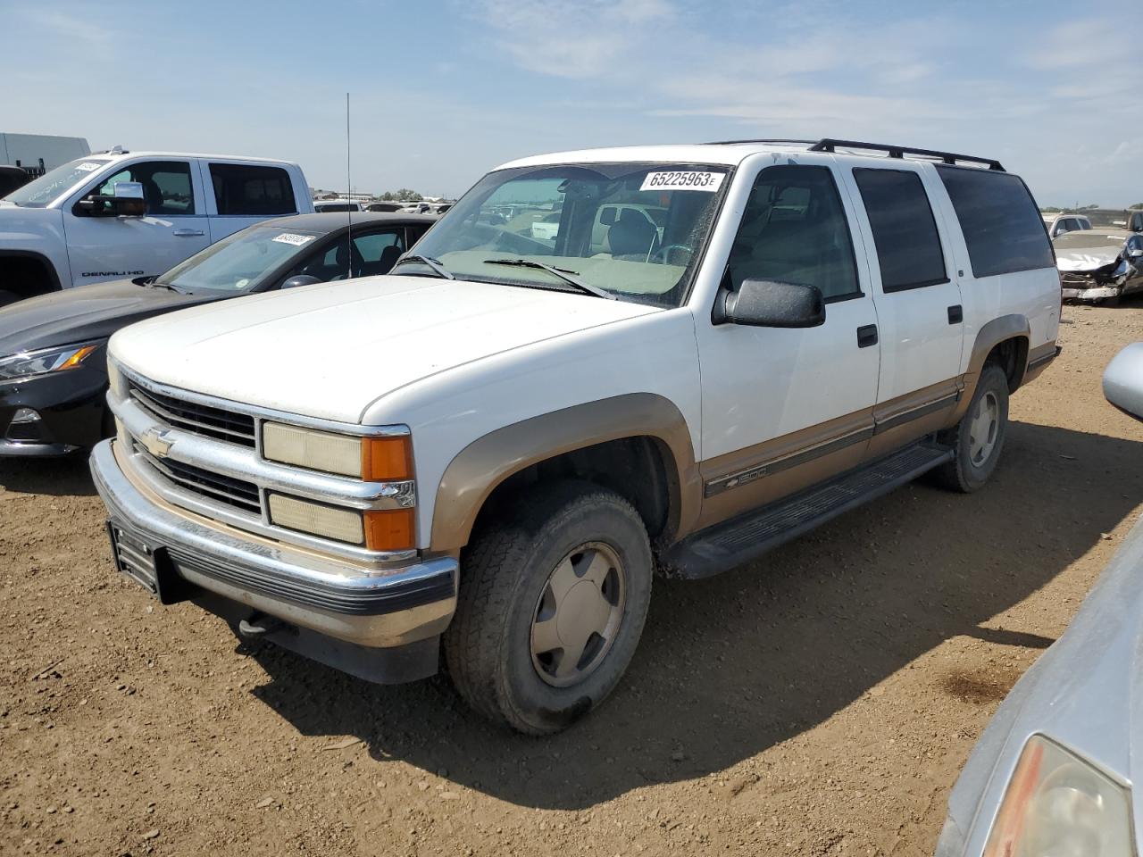 Image 1 of 1999 CHEVROLET SUBURBAN K1500 1999 with VIN 1GNFK16R5XJ399788