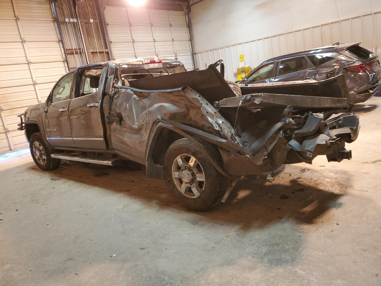 Image 2 of 2015 GMC SIERRA K3500 DENALI 2015 with VIN 1GT424E84FF550910