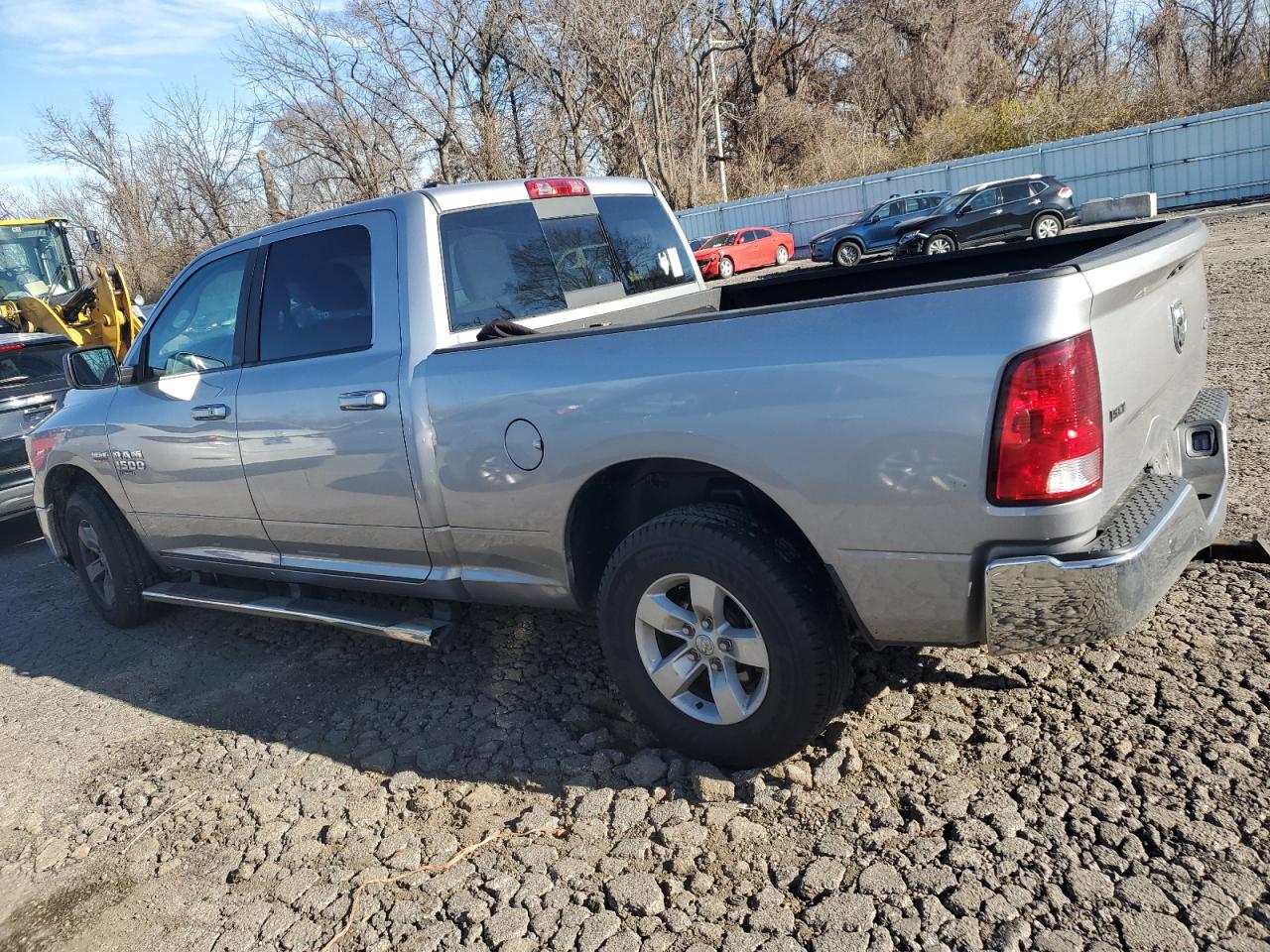 Obraz 2 z 2019 RAM 1500 CLASSIC SLT 2019 z VIN 1C6RR7TT8KS690994