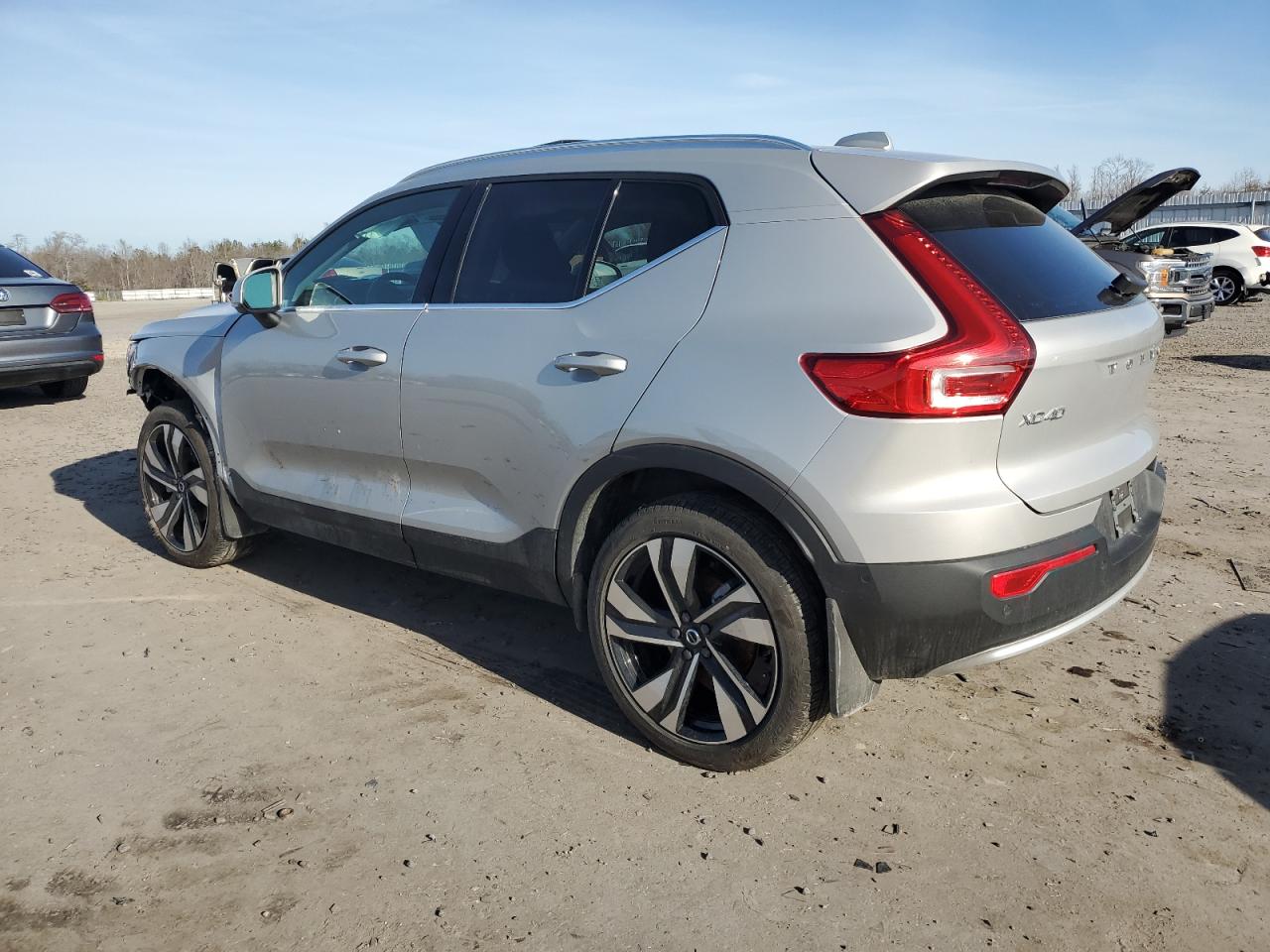Obraz 2 z 2023 VOLVO XC40 ULTIMATE 2023 z VIN YV4L12UA6P2939349