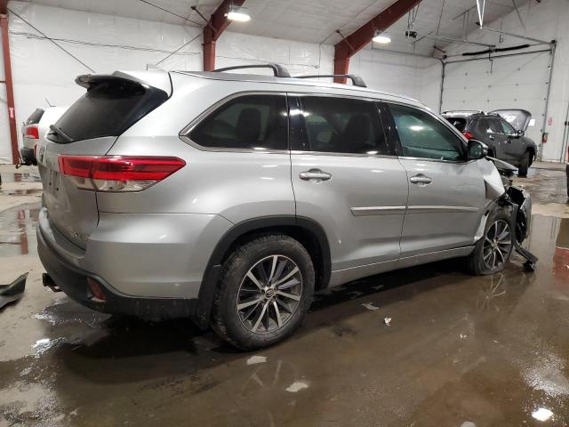 Image 3 of 2018 TOYOTA HIGHLANDER SE 2018 with VIN 5TDJZRFHXJS523908