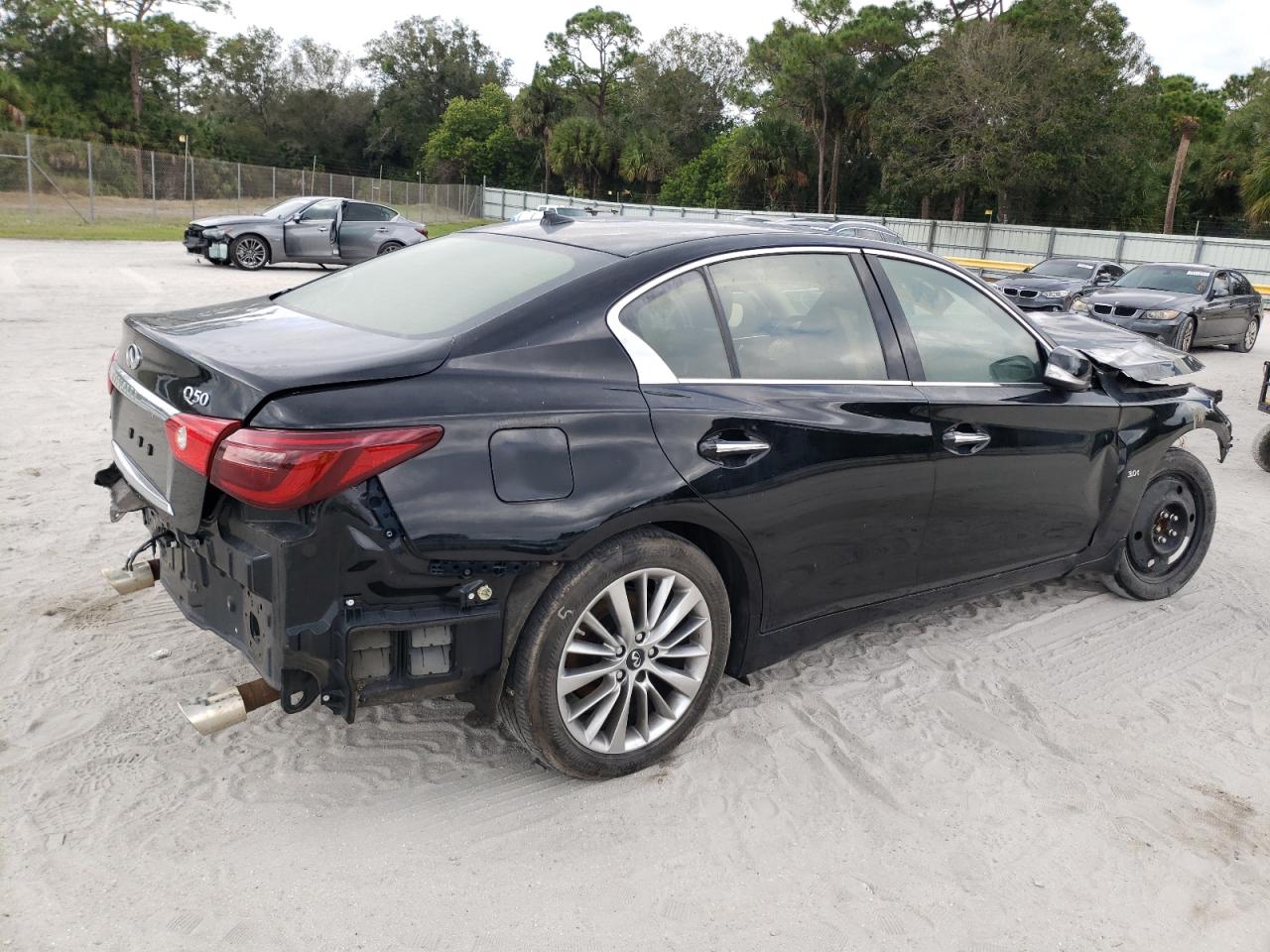 Obraz 3 z 2018 INFINITI Q50 LUXE 2018 z VIN JN1EV7AR1JM434096