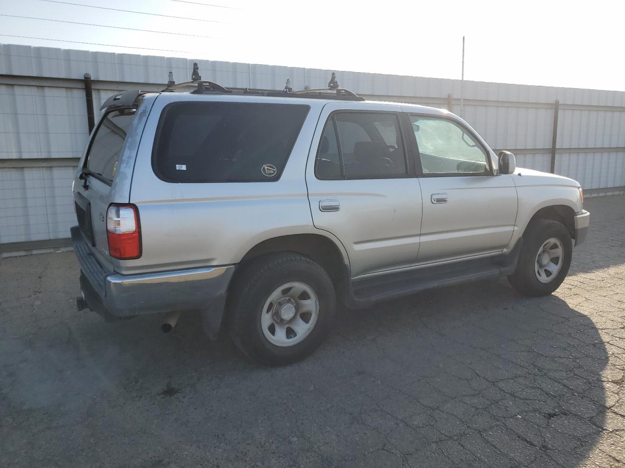 Image 3 of 2001 TOYOTA 4RUNNER SR5 2001 with VIN JT3GN86R810183321
