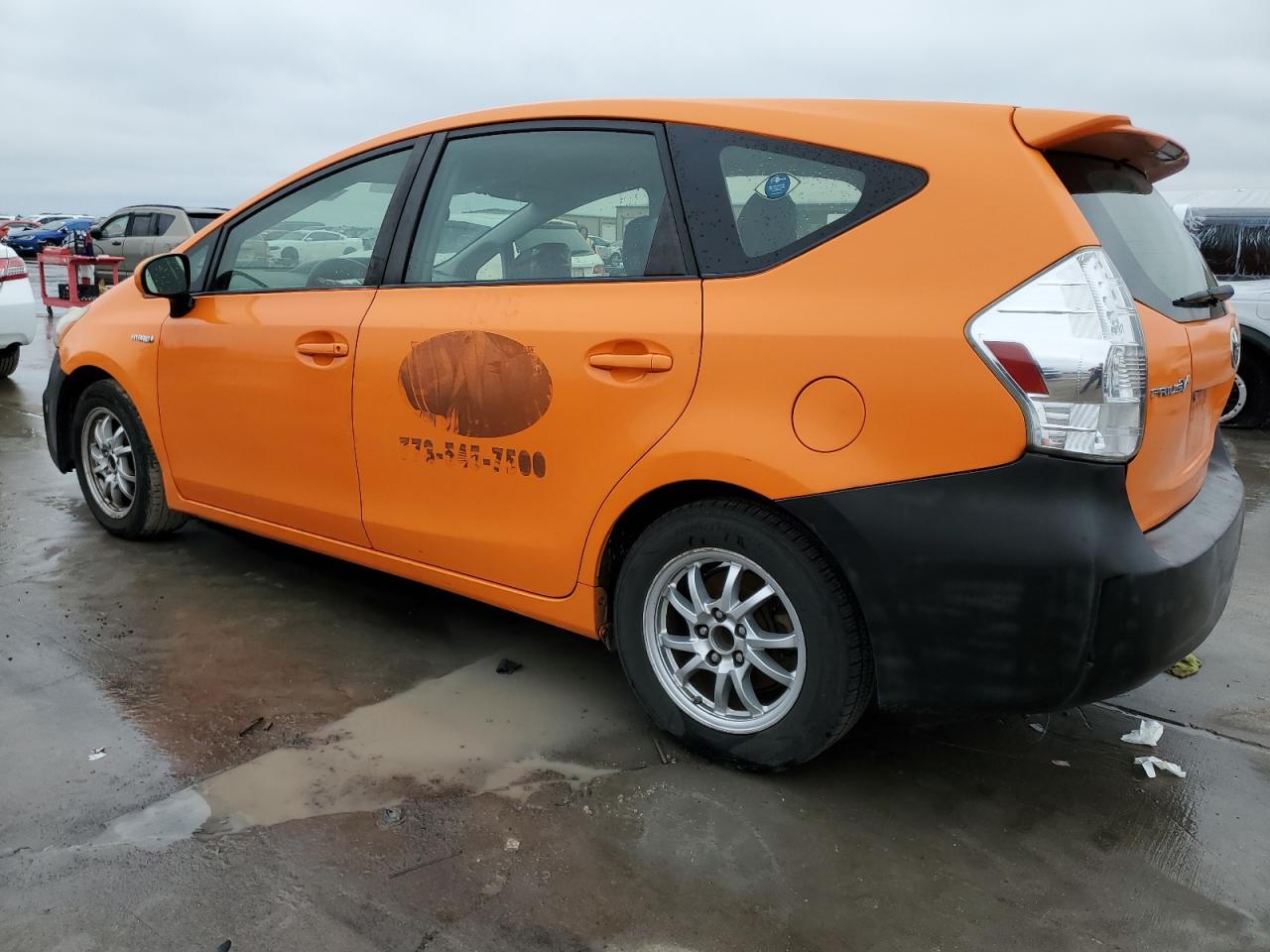 Image 2 of 2014 TOYOTA PRIUS V  2014 with VIN JTDZN3EUXEJ011384