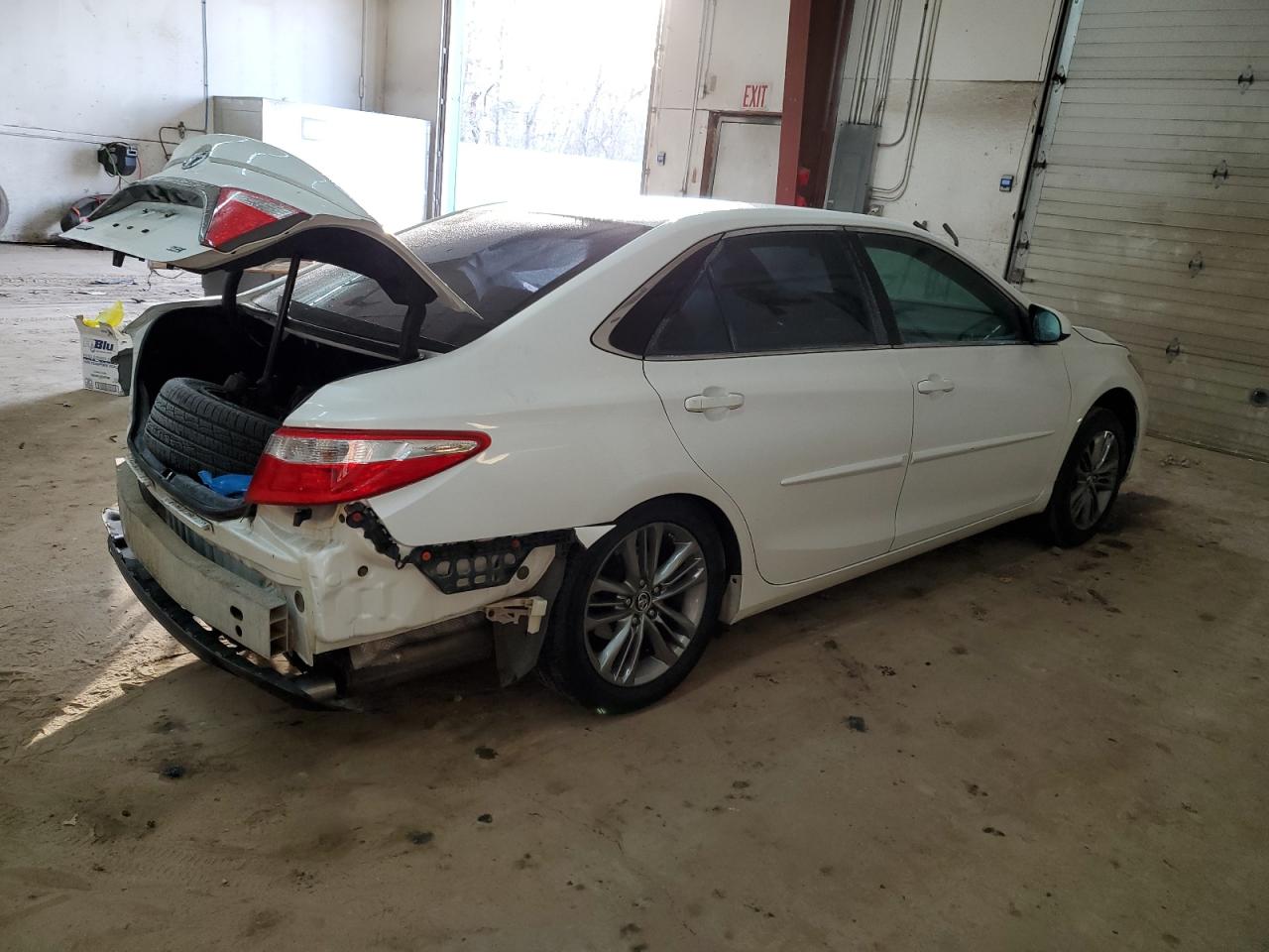 Image 3 of 2015 TOYOTA CAMRY LE 2015 with VIN 4T1BF1FK1FU475367