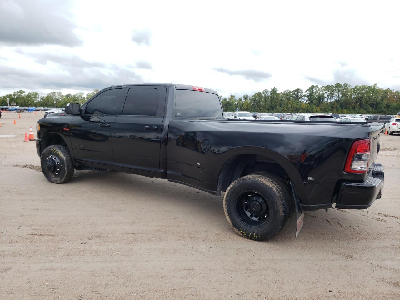 Image 2 of 2022 RAM 3500 BIG HORN/LONE STAR 2022 with VIN 3C63RRHL5NG400782