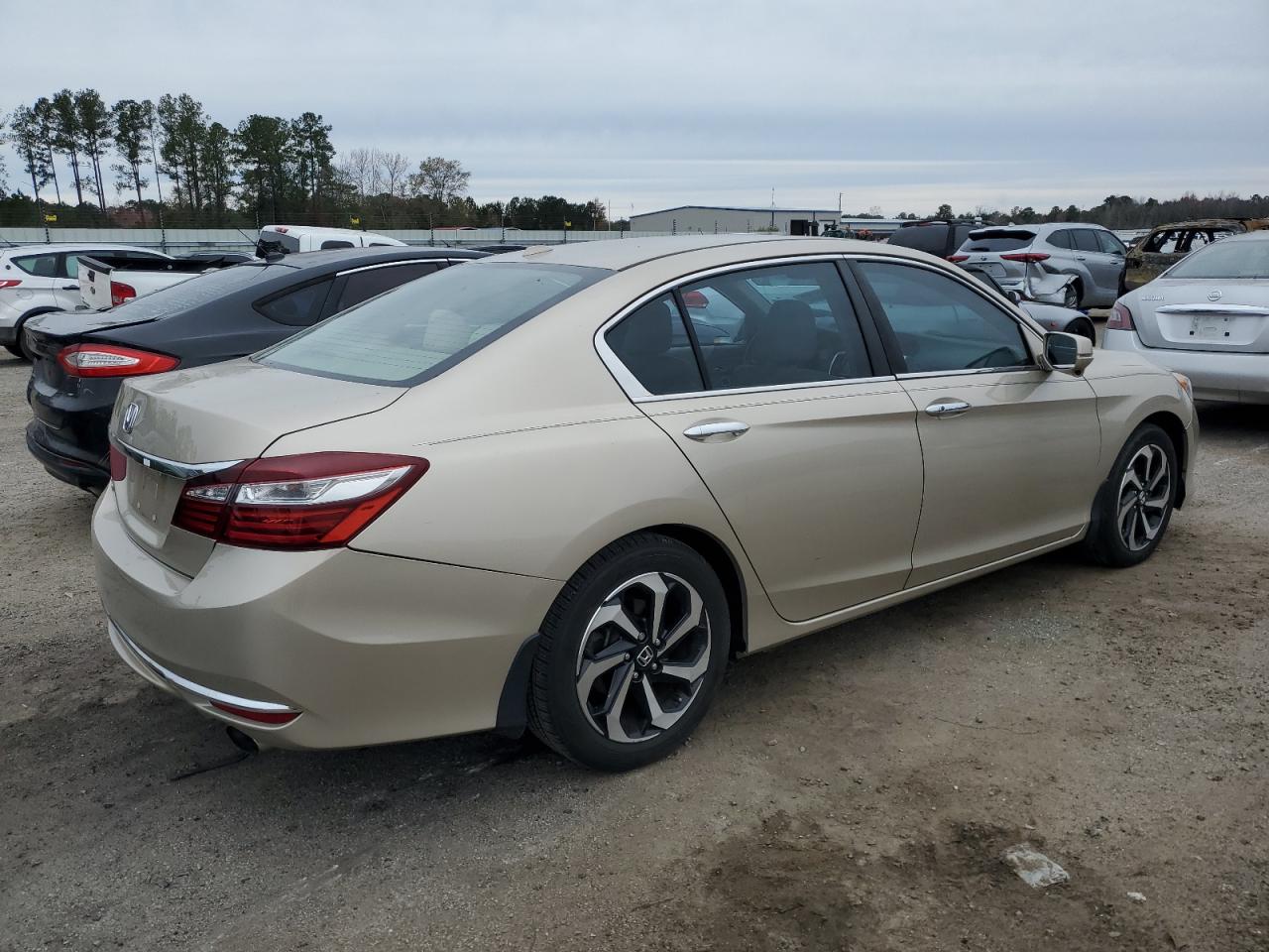 Image 3 of 2016 HONDA ACCORD EX 2016 with VIN 1HGCR2F79GA124423