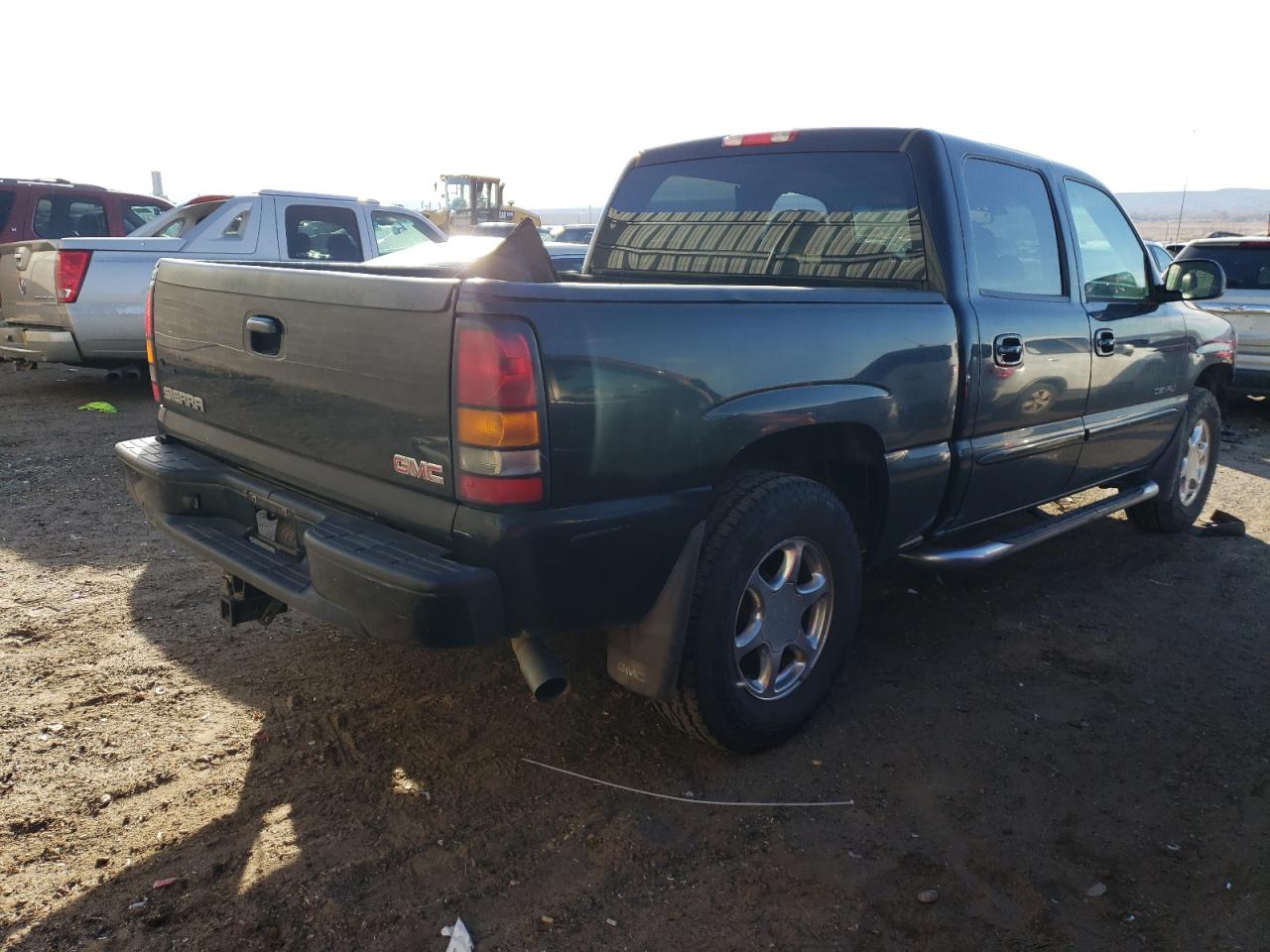 Image 3 of 2005 GMC SIERRA K1500 DENALI 2005 with VIN 2GTEK63N151316416