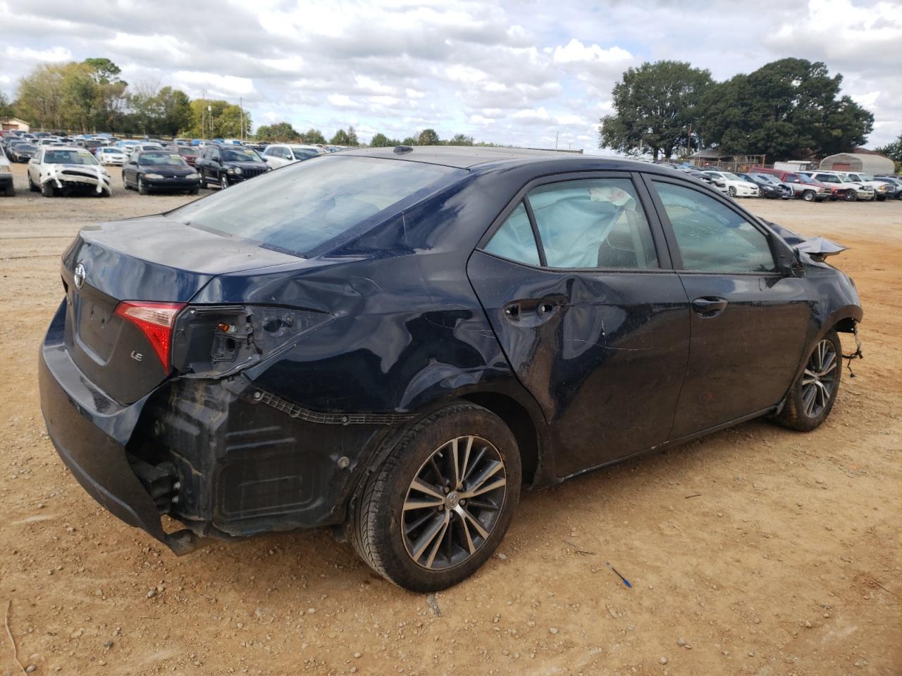 Изображение 3 2018 TOYOTA COROLLA L 2018 с VIN 5YFBURHEXJP821518