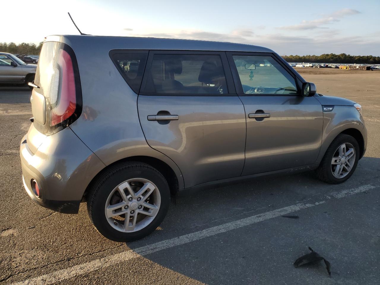 Obraz 3 z 2018 KIA SOUL + 2018 z VIN KNDJP3A52J7546495