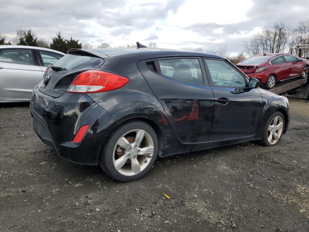 Изображение 3 2015 HYUNDAI VELOSTER  2015 с VIN KMHTC6AD4FU232882