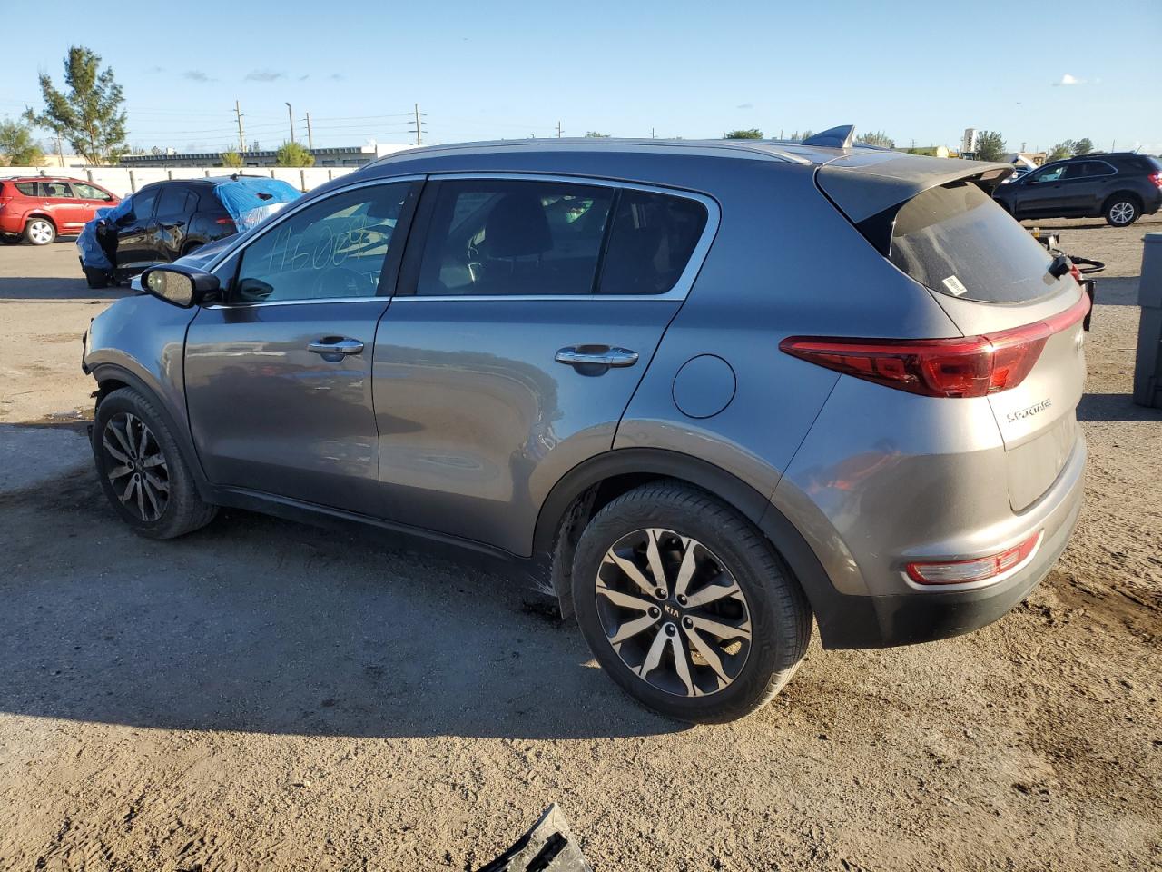 Image 2 of Kia Sportage Ex 2018 with VIN KNDPN3AC6J7487689