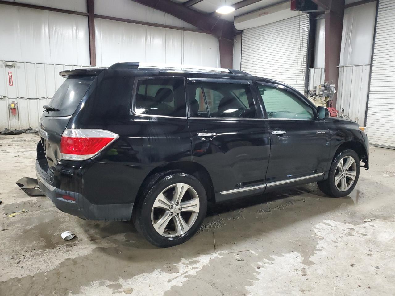 Image 3 of 2012 TOYOTA HIGHLANDER LIMITED 2012 with VIN 5TDDK3EH9CS094022