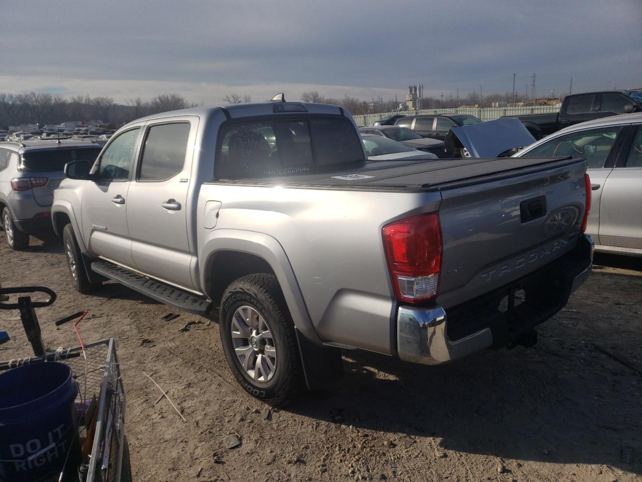 Изображение 2 2017 TOYOTA TACOMA DOUBLE CAB 2017 с VIN 5TFAZ5CN5HX049471