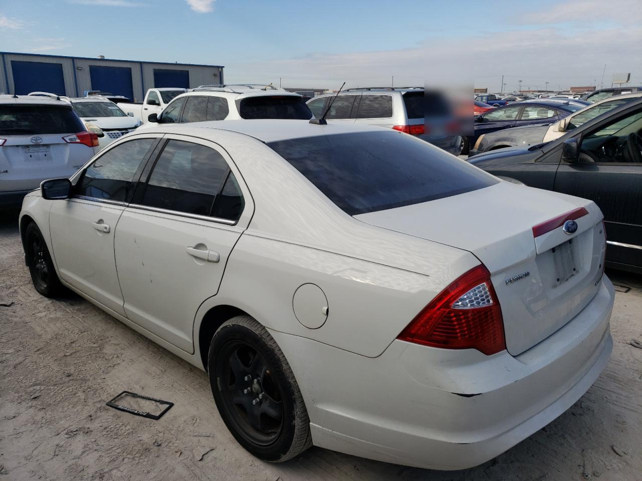 Image 2 of 2011 FORD FUSION SE 2011 with VIN 3FAHP0HG9BR167966