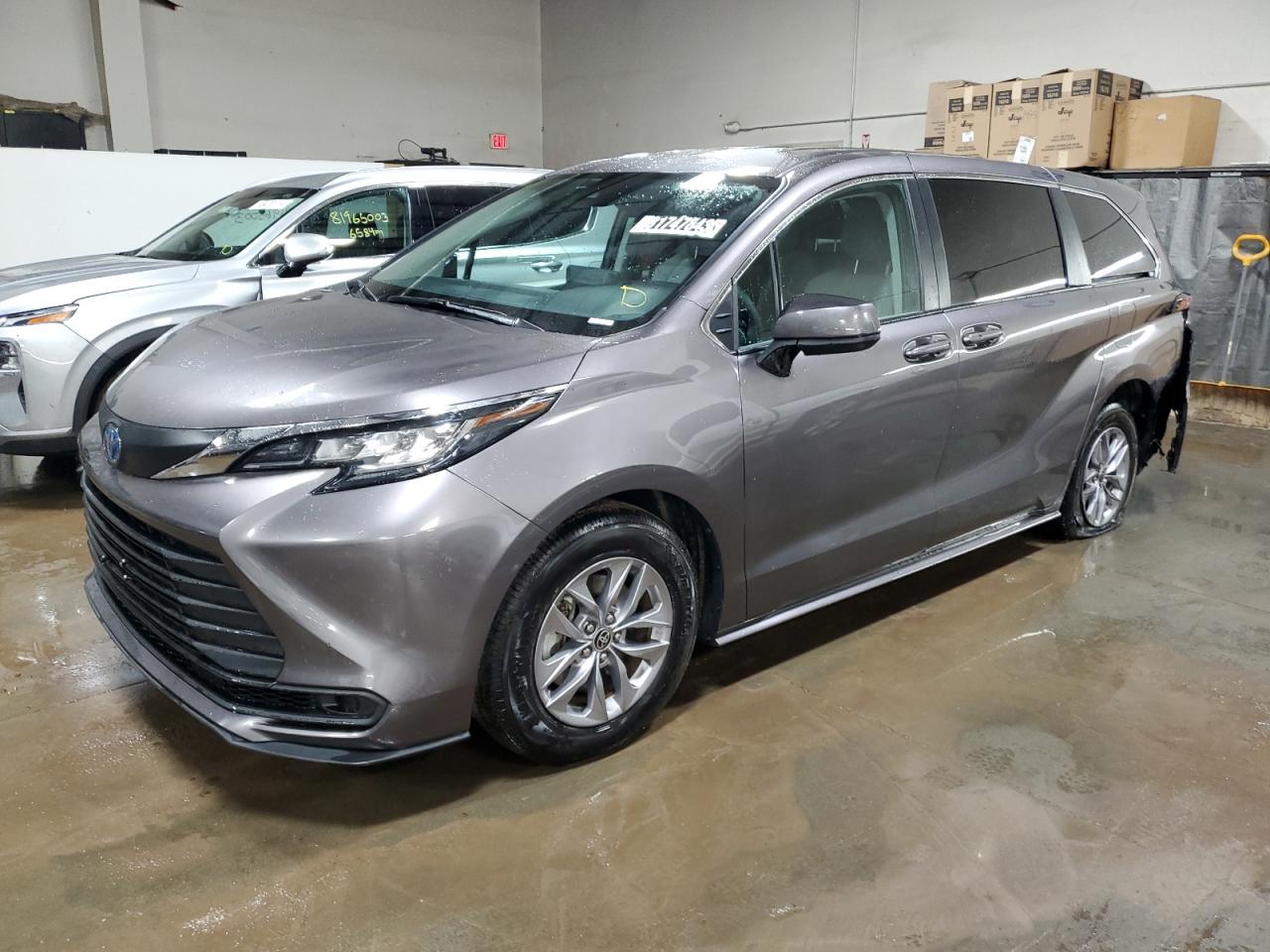 Изображение 1 2022 TOYOTA SIENNA LE 2022 с VIN 5TDKRKEC0NS075931