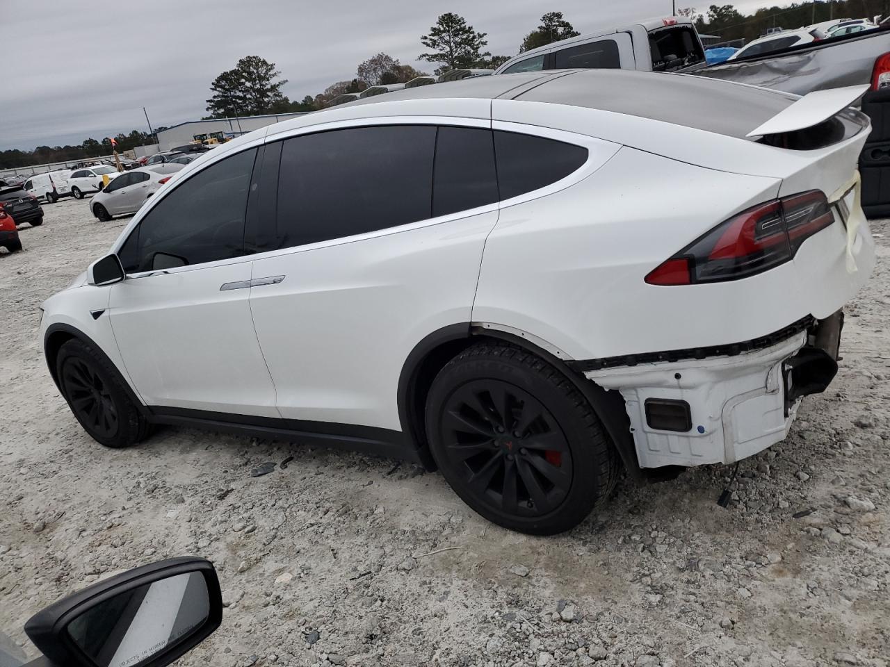 Obraz 2 z 2020 TESLA MODEL X  2020 z VIN 5YJXCBE29LF301836