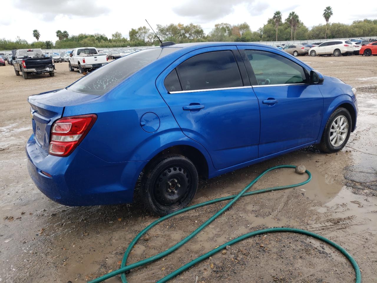 Изображение 3 2017 CHEVROLET SONIC LT 2017 с VIN 1G1JD5SH2H4154716
