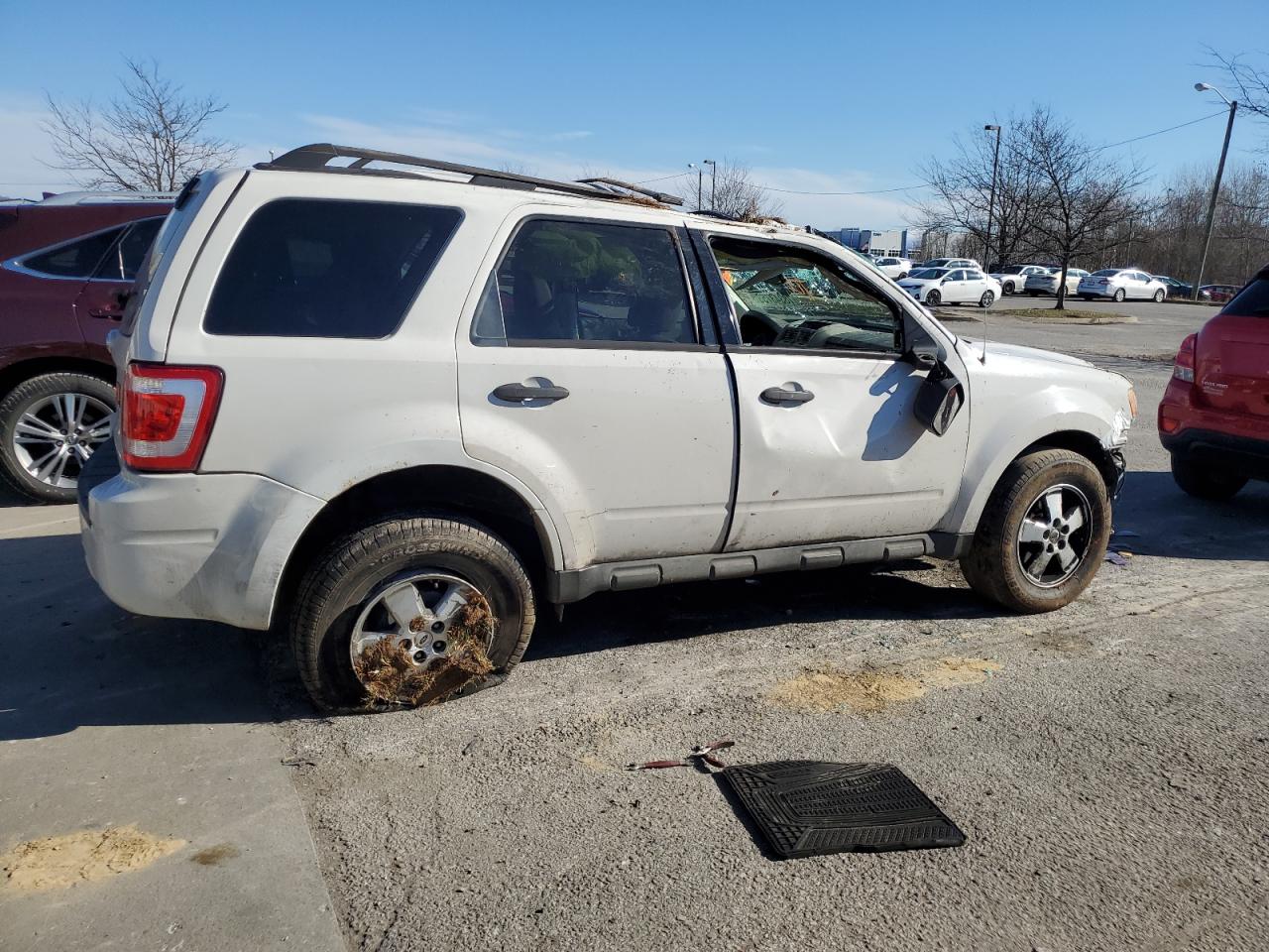 Изображение 3 2009 FORD ESCAPE XLT 2009 с VIN 1FMCU03719KB70746