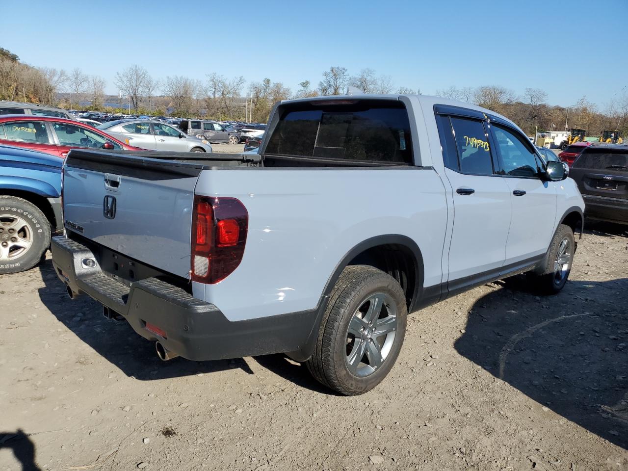 Image 3 of 2022 HONDA RIDGELINE RTL 2022 with VIN 5FPYK3F77NB032916