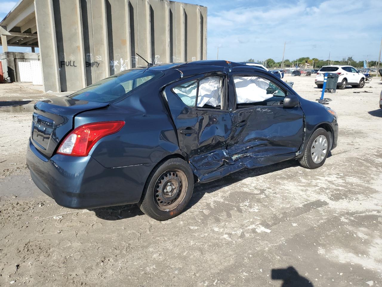 Image 3 of 2015 NISSAN VERSA S 2015 with VIN 3N1CN7AP9FL933137