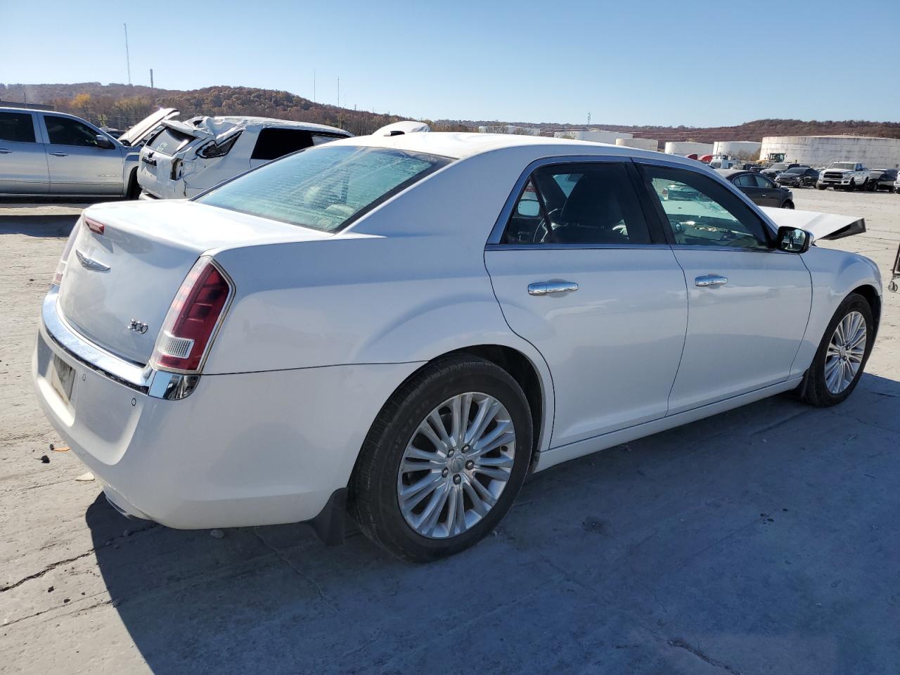 Изображение 3 Chrysler 300 Limited 2012 с VIN 2C3CCAHG9CH209866